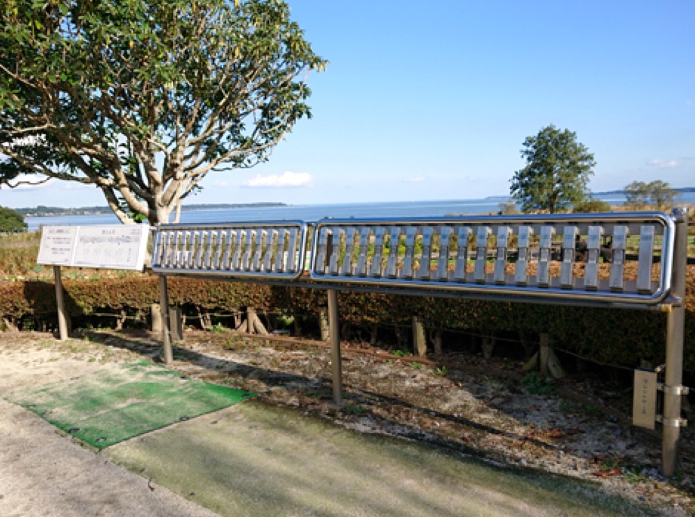 霞ヶ浦と赤とんぼ